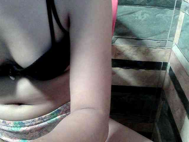 HornyNica webcam