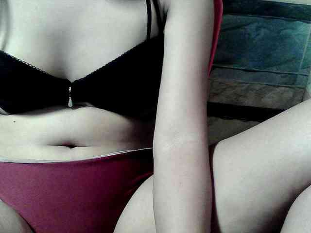 HornyNica webcam