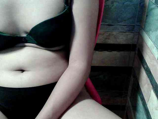 HornyNica webcam