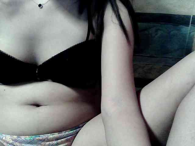 HornyNica webcam