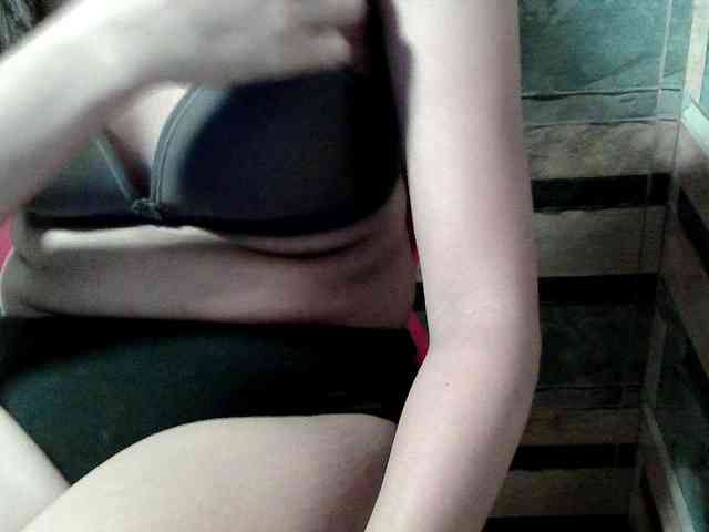 HornyNica webcam