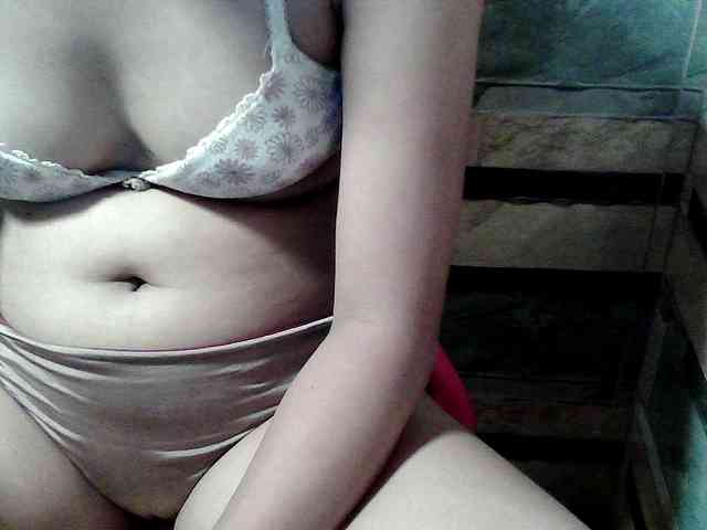 HornyNica webcam