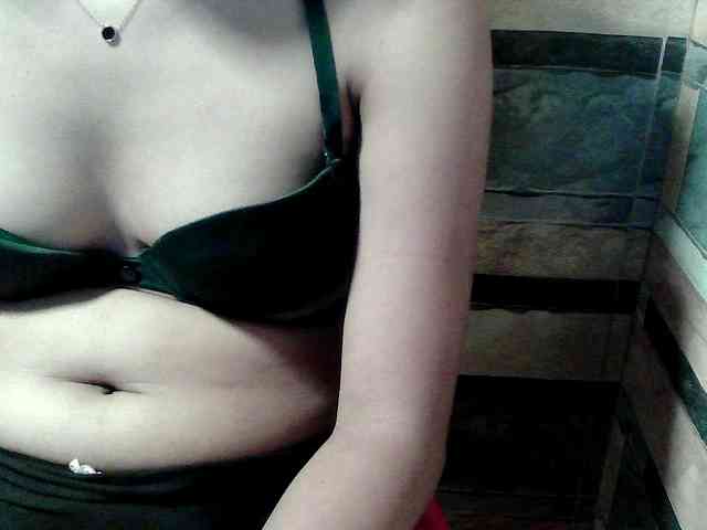 HornyNica webcam