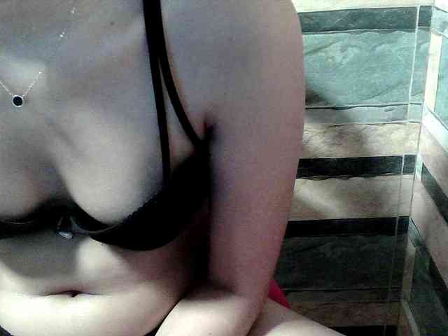 HornyNica webcam