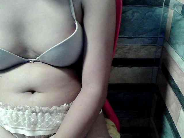 HornyNica webcam