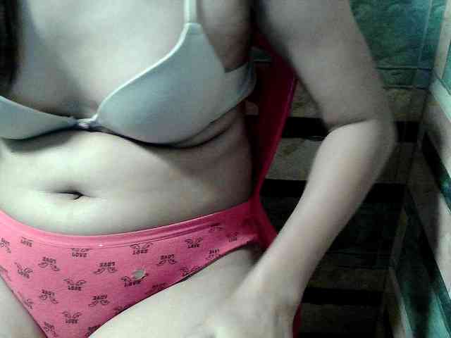HornyNica webcam