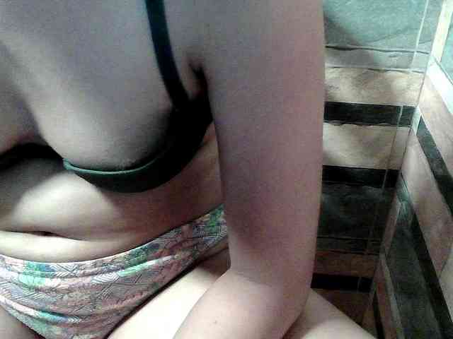 HornyNica webcam