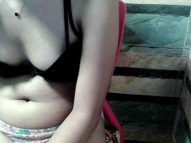 HornyNica webcam