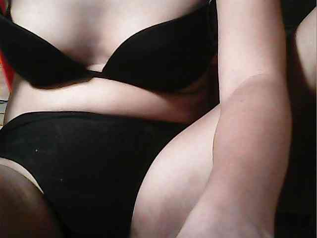 flowerhairypinay Live Webcam on BongaCams