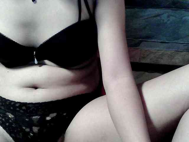 HornyNica webcam