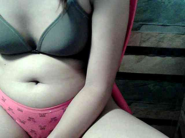 HornyNica webcam