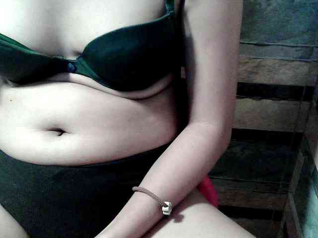 HornyNica webcam