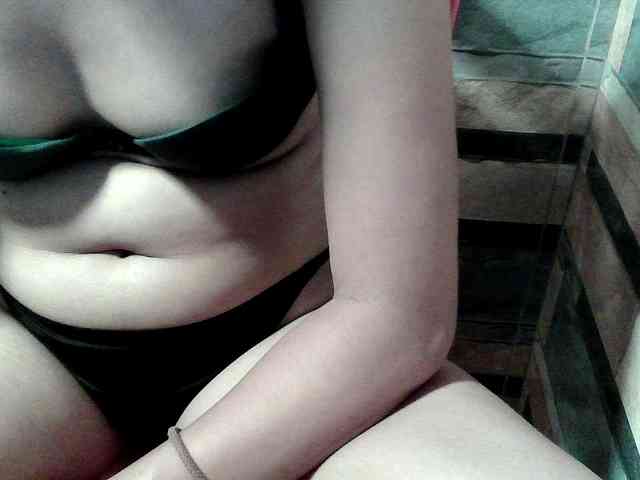 HornyNica webcam