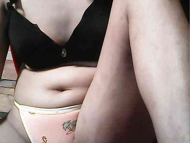 HornyNica webcam
