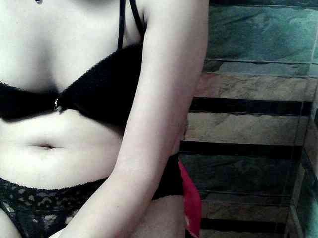 HornyNica webcam