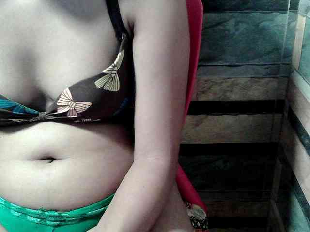 HornyNica webcam