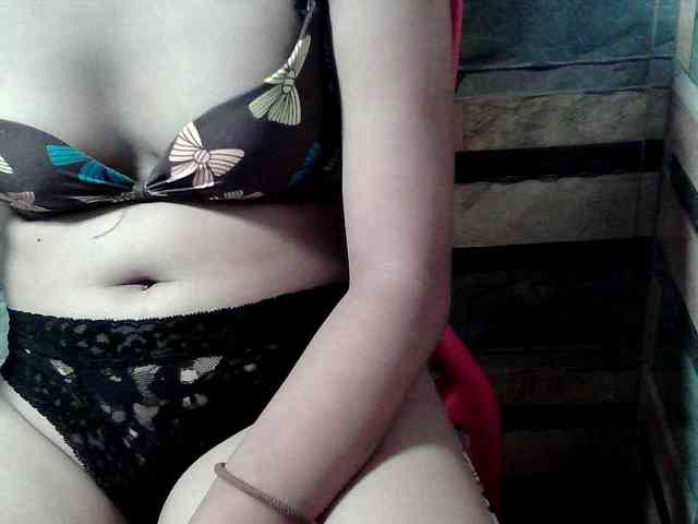 HornyNica webcam