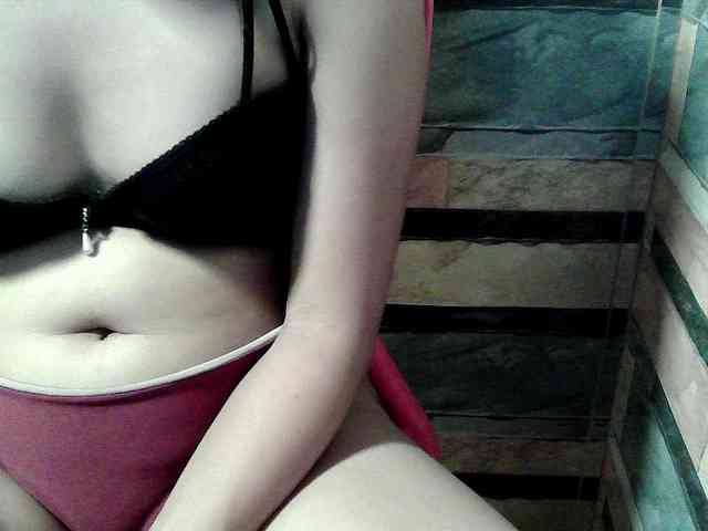 HornyNica webcam