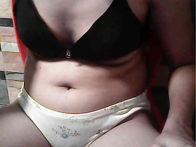 HornyNica webcam