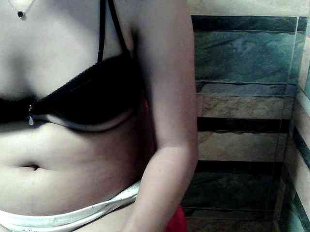 HornyNica webcam