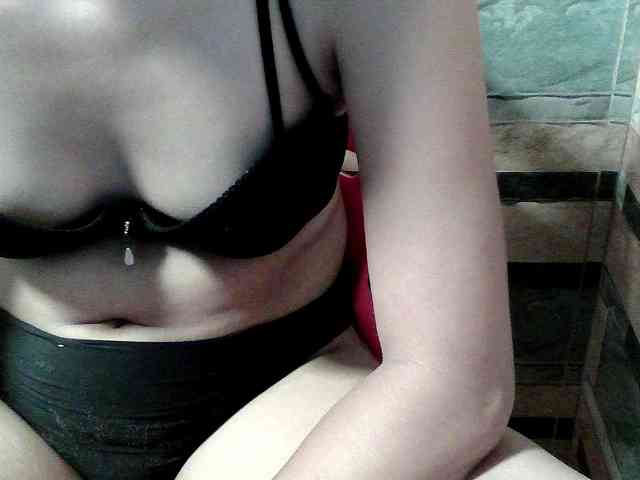 HornyNica webcam