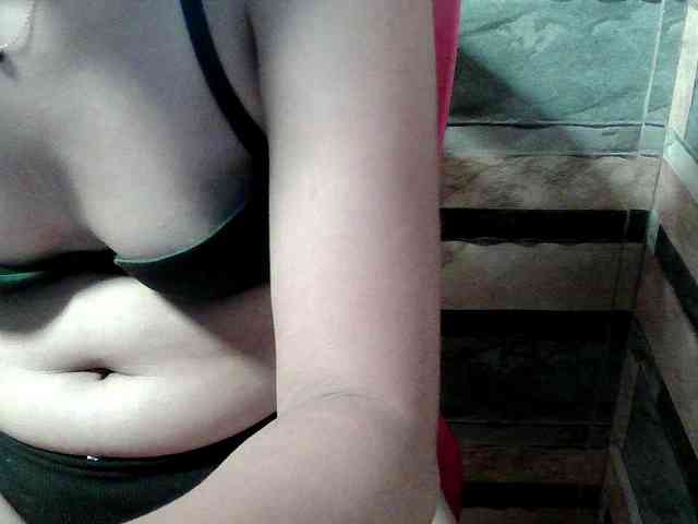 HornyNica webcam
