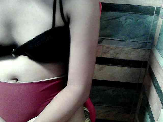 HornyNica webcam