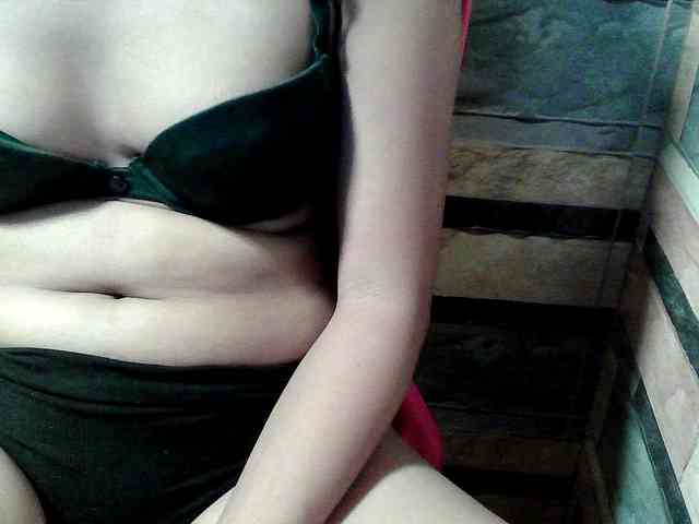 HornyNica webcam