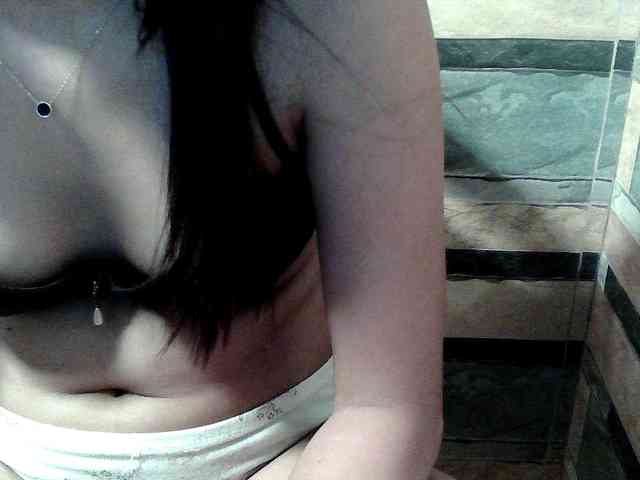 flowerhairypinay Live Webcam on BongaCams