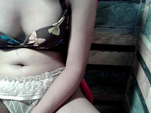 HornyNica webcam