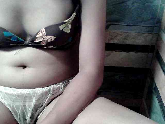 HornyNica webcam