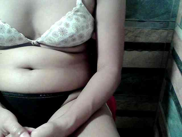 HornyNica webcam