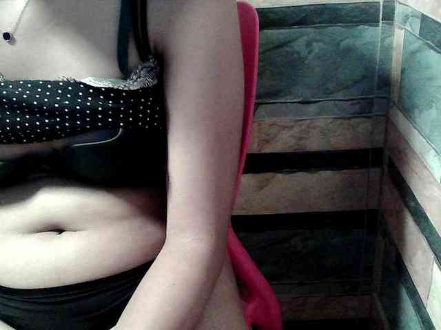HornyNica webcam