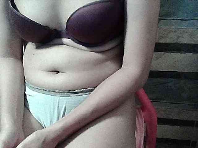 HornyNica webcam