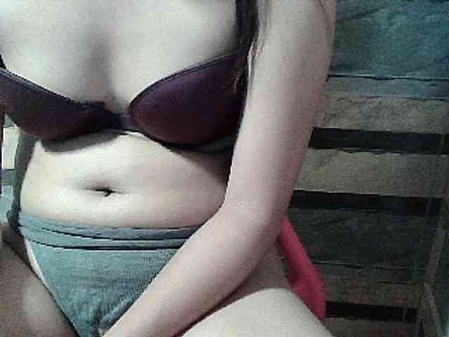 HornyNica webcam