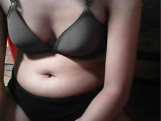 HornyNica webcam