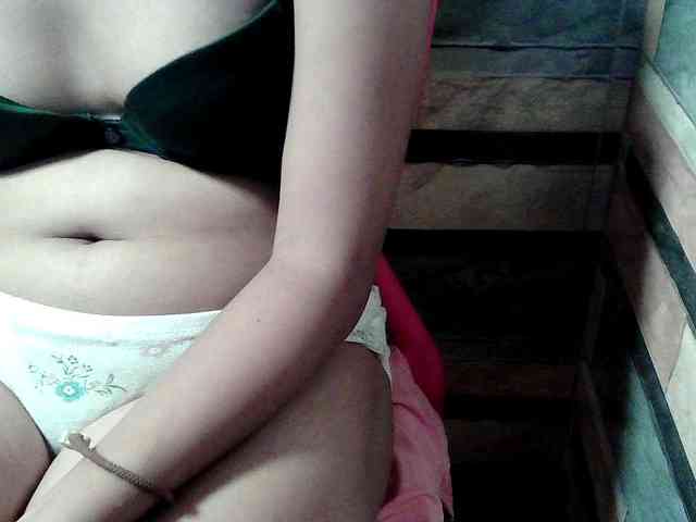 HornyNica webcam