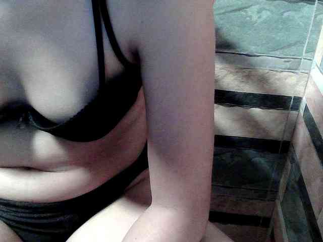 HornyNica webcam