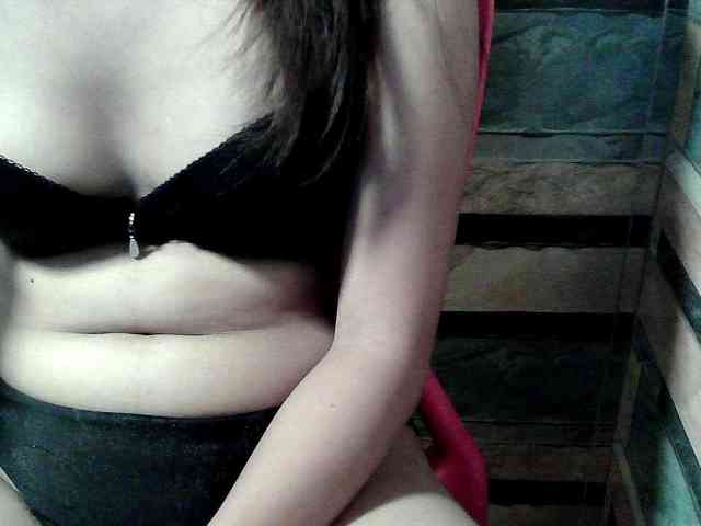 HornyNica webcam