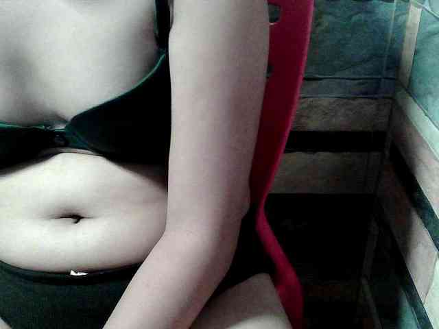 HornyNica webcam