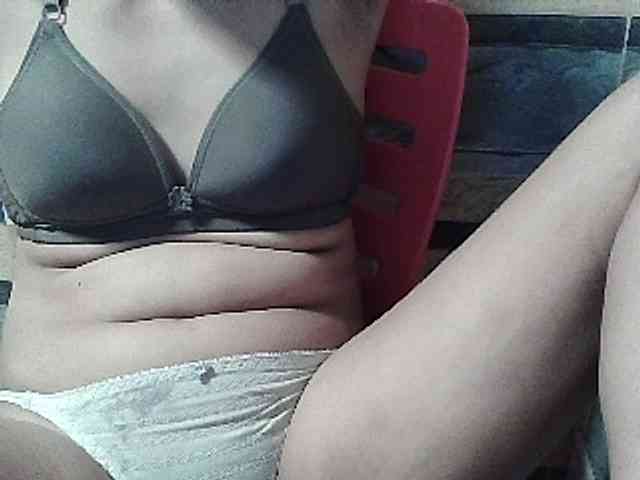 HornyNica webcam