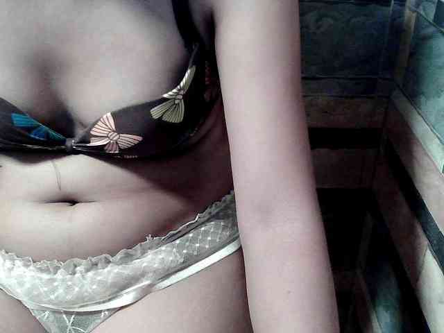 HornyNica webcam