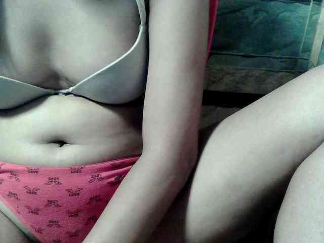 HornyNica webcam