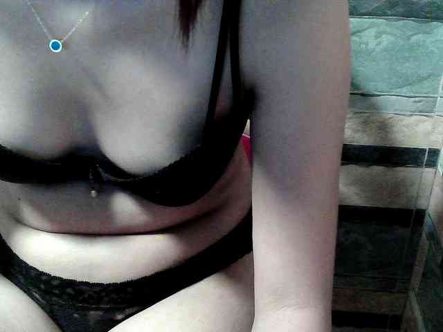 HornyNica webcam