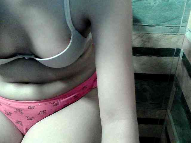 HornyNica webcam