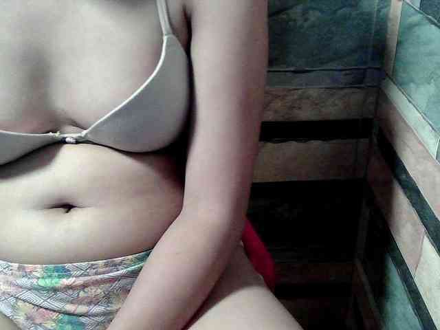 HornyNica webcam