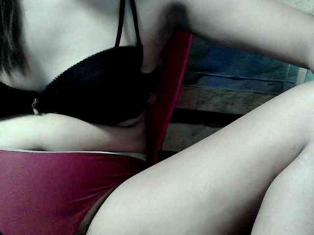 HornyNica webcam