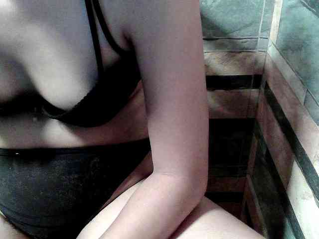 HornyNica webcam