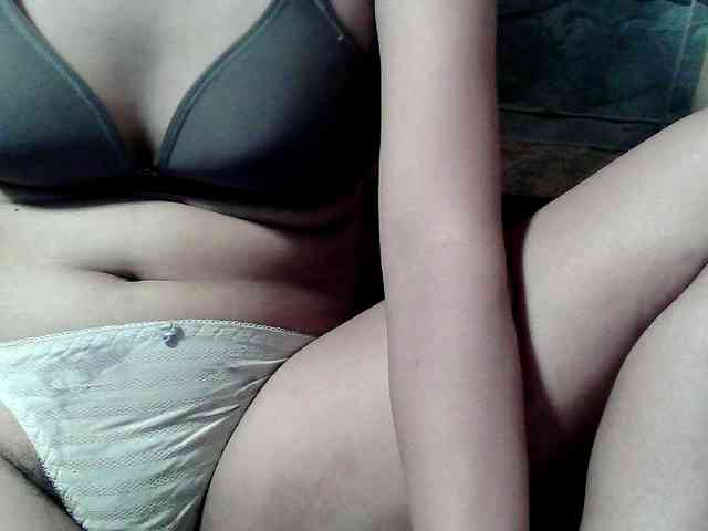 HornyNica webcam