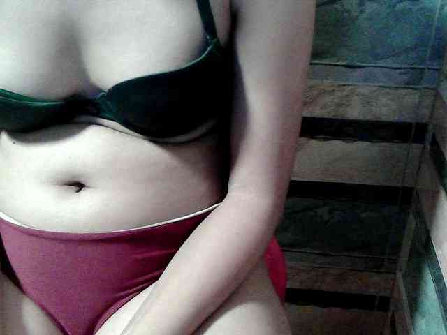 HornyNica webcam